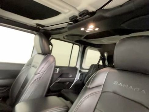 Used 2023 Jeep Wrangler Unlimited Sahara w/ Cold Weather Group AWD/4WD image 18