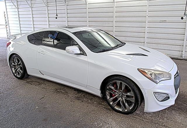 Used 2015 Hyundai Genesis 3.8 RWD image 1