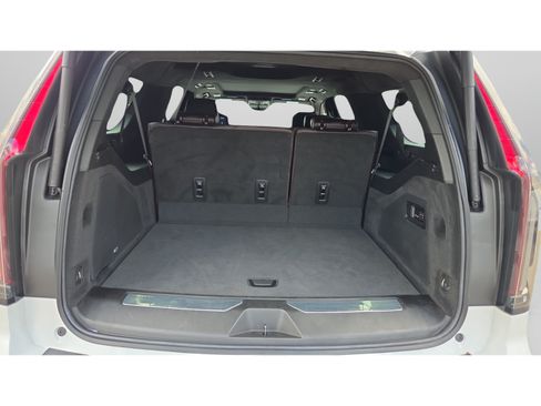 Used 2021 Cadillac Escalade ESV Sport Platinum w/ Heavy-Duty Trailer Package AWD/4WD image 14