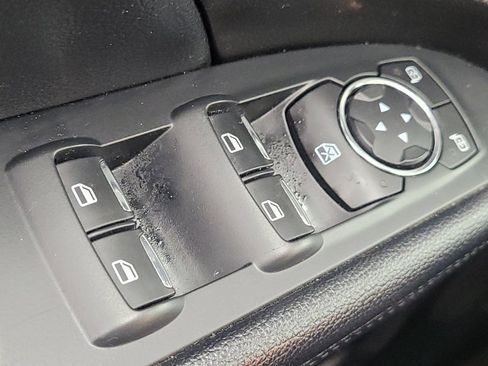 Used 2018 Ford Explorer XLT w/ Equipment Group 202A FWD image 27