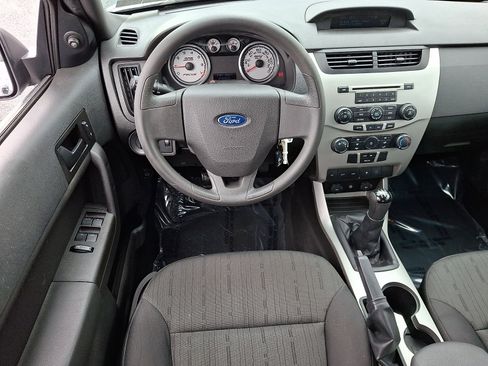Used 2011 Ford Focus SE image 11
