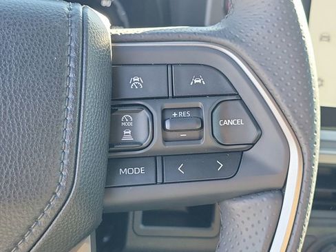 Used 2025 Toyota 4Runner TRD Off-Road Premium image 32