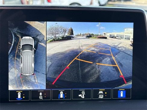 Used 2023 GMC Yukon XL SLT w/ SLT Premium Package image 26