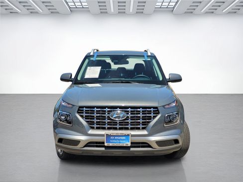 Certified 2025 Hyundai Venue SEL FWD image 2