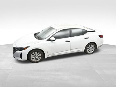 Used 2025 Nissan Sentra S FWD image 19