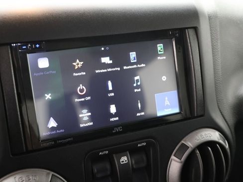 Used 2016 Jeep Wrangler Sport image 21