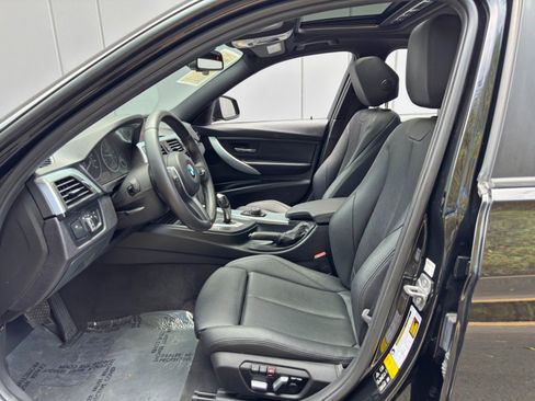 Used 2017 BMW 320i xDrive Sedan image 16