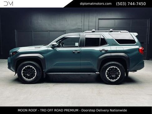 Used 2025 Toyota 4Runner TRD Off-Road Premium AWD/4WD image 4