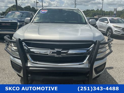 Used 2019 Chevrolet Colorado W/T w/ WT Convenience Package RWD image 11
