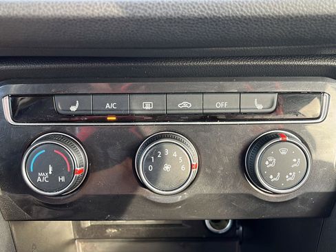 Used 2024 Volkswagen Tiguan Wolfsburg Edition image 19