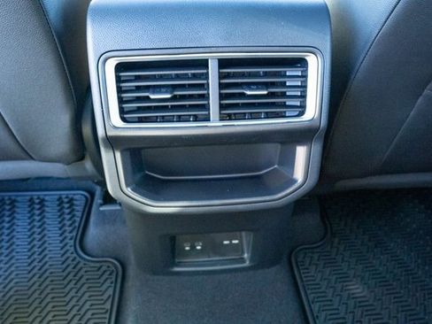 New 2026 Volkswagen Atlas Cross Sport SE image 34