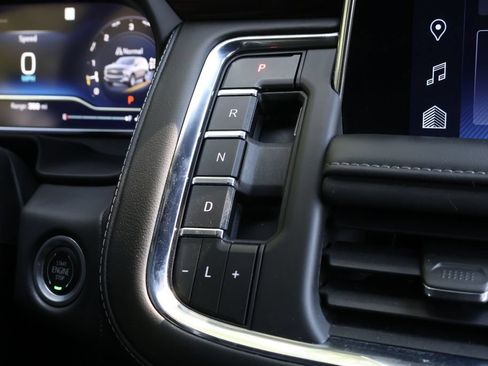Used 2022 Chevrolet Tahoe Z71 w/ Z71 Off-Road Package AWD/4WD image 23
