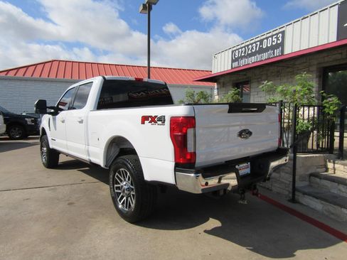 Used 2019 Ford F250 Lariat w/ Lariat Ultimate Package image 3