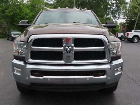 Used 2018 RAM 3500 SLT w/ Luxury Group AWD/4WD image 9
