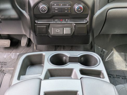 Used 2020 Chevrolet Silverado 1500 Custom w/ Custom Value Package image 19