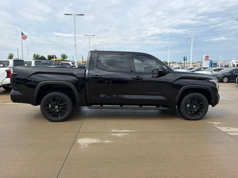 Used 2025 Toyota Tundra Limited AWD/4WD image 8