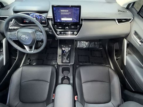 Used 2026 Toyota Corolla Cross XLE w/ Convenience Package FWD image 24