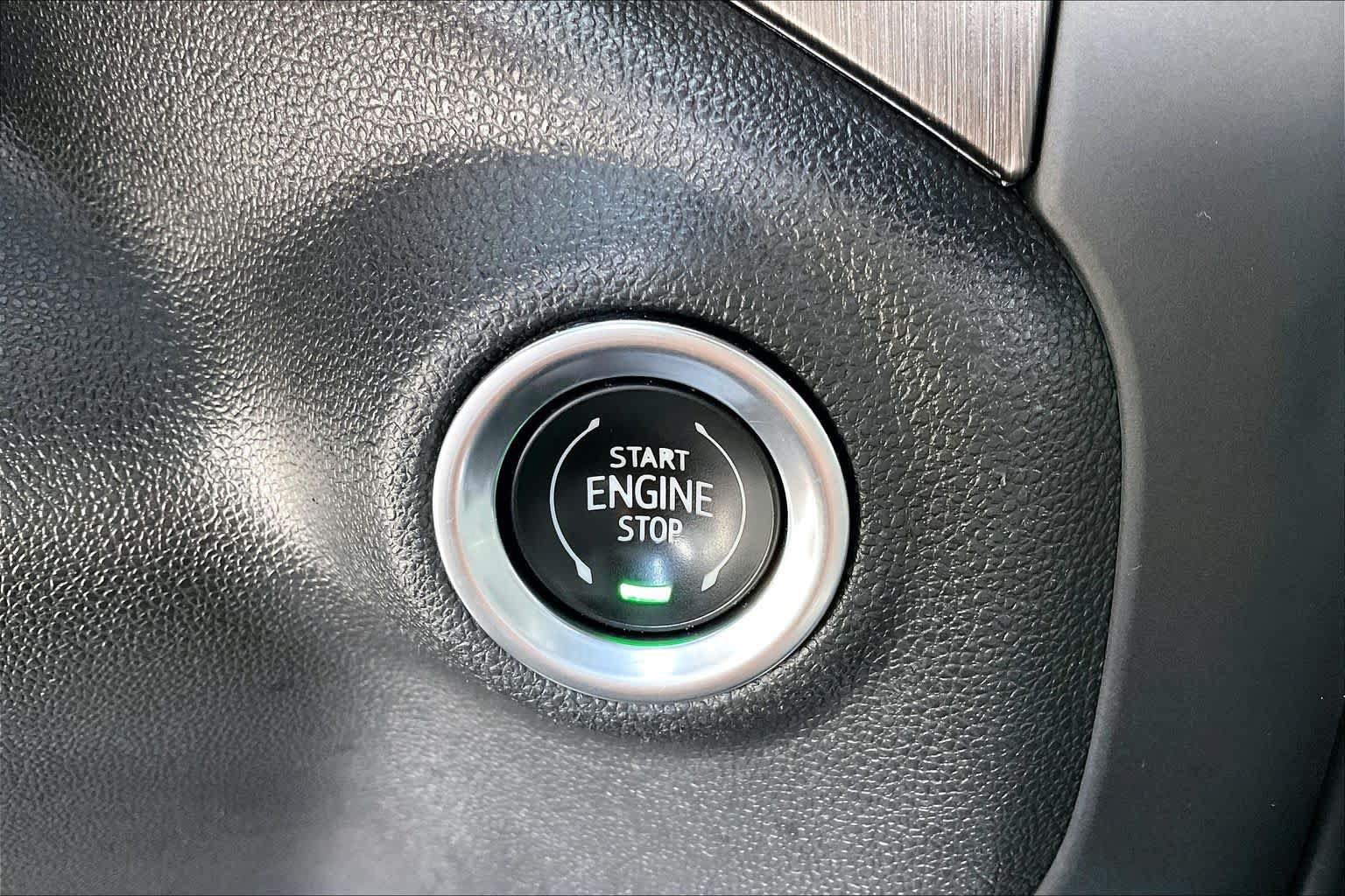 Used 2022 GMC Sierra 1500 AT4 w/ AT4 Premium Package AWD/4WD image 33