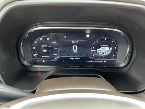 Used 2022 GMC Yukon SLT w/ SLT Premium Package AWD/4WD image 11