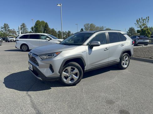 Used 2021 Toyota RAV4 Limited w/ Carpet Mat Package (TMS) AWD/4WD image 3