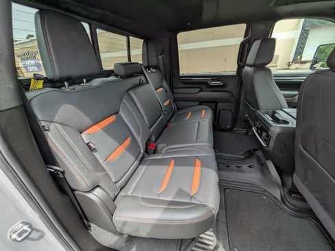 Used 2024 GMC Sierra 2500 AT4 w/ AT4 Premium Plus Package AWD/4WD image 19