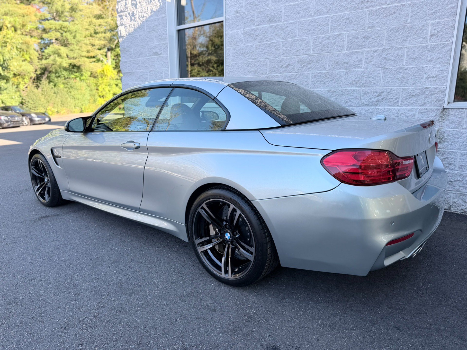 Used 2015 BMW M4 Convertible RWD image 6