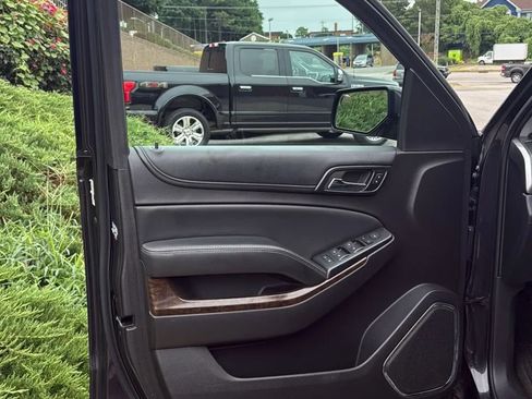 Used 2016 Chevrolet Suburban LS RWD image 11