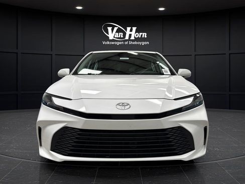 Used 2025 Toyota Camry LE FWD image 8