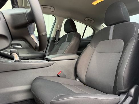 Used 2025 Nissan Sentra SV w/ All-Weather Package FWD image 15
