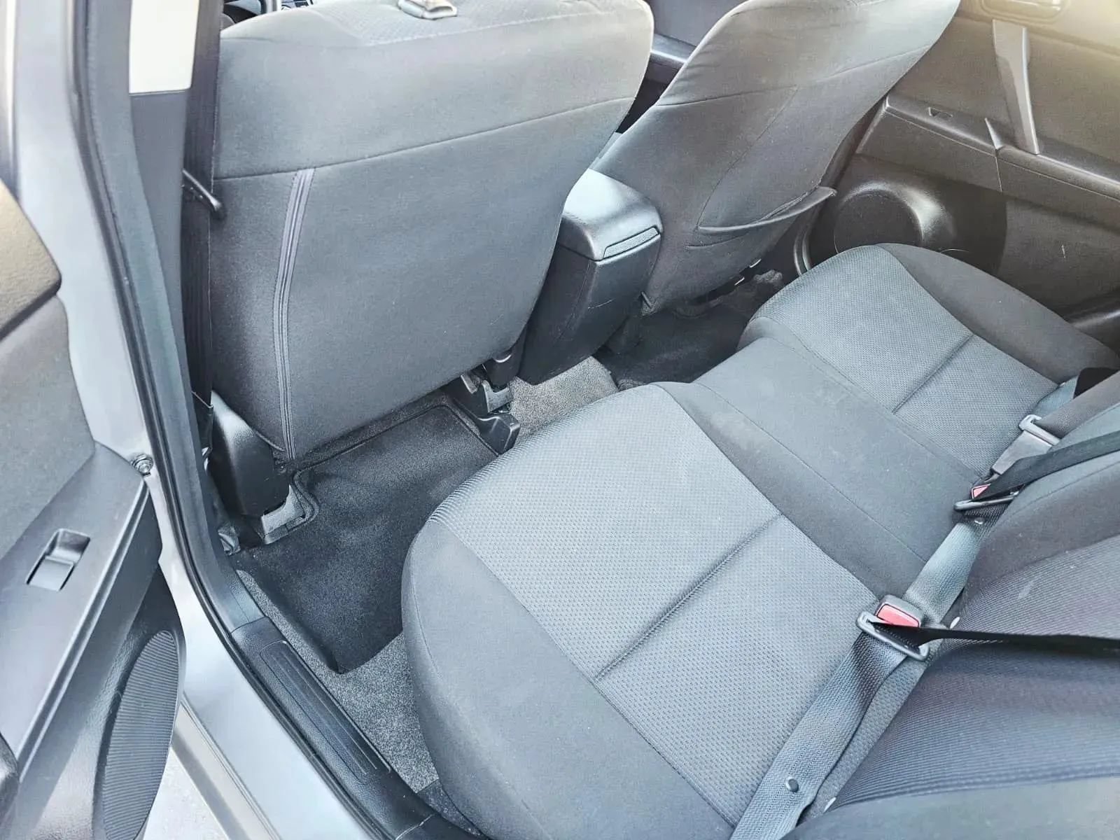 Used 2010 MAZDA MAZDA3 i Sport FWD image 10