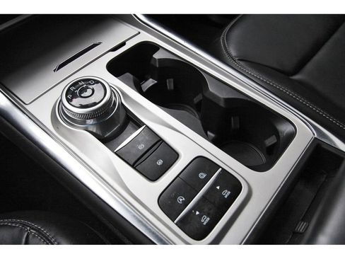 Used 2023 Ford Explorer XLT w/ Equipment Group 202A image 30