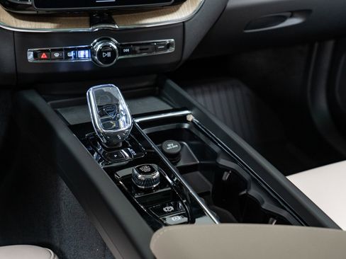 New 2026 Volvo XC60 B5 Plus w/ Climate Package image 20