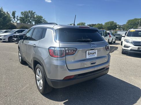 Used 2018 Jeep Compass Latitude w/ Popular Equipment Group FWD image 5