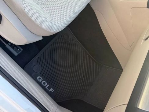 Used 2017 Volkswagen Golf S image 23