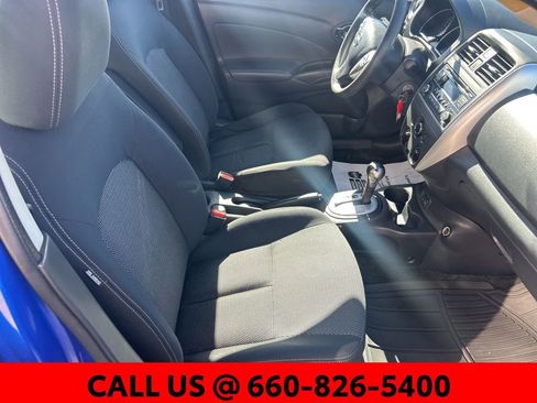 Used 2017 Nissan Versa SV image 4