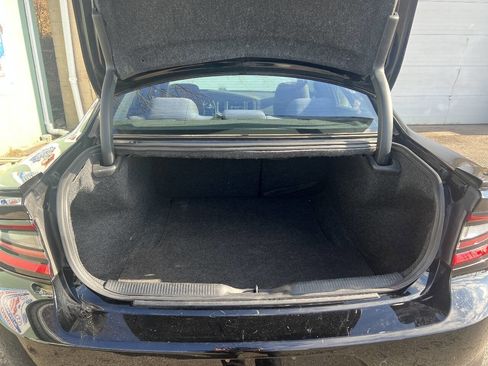 Used 2019 Dodge Charger SXT image 10