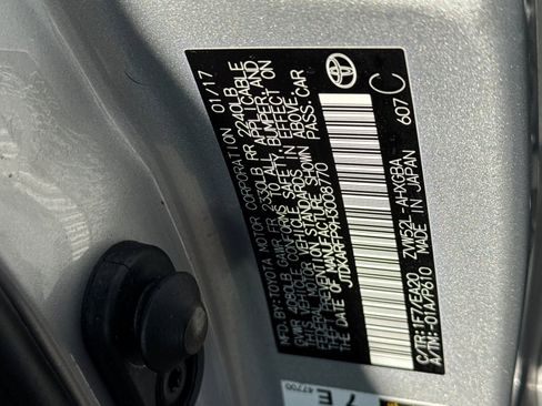 Used 2017 Toyota Prius Prime Advanced image 33