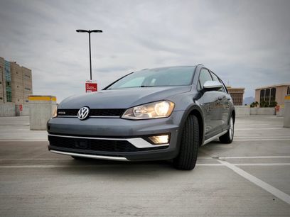 Used 2017 Volkswagen Golf Alltrack SE