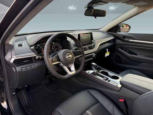 New 2025 Nissan Altima 2.5 SR image 4