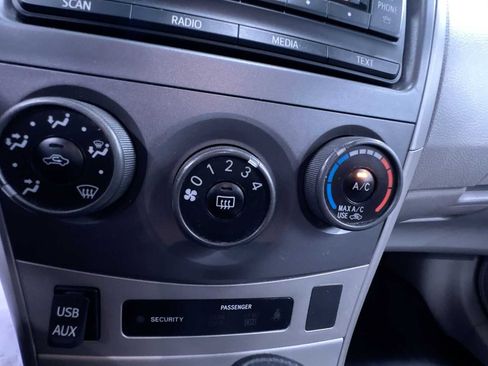 Used 2012 Toyota Corolla LE image 23