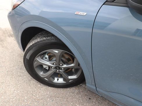 Used 2024 Ford Escape ST-Line w/ Tech Pack #1 FWD image 3