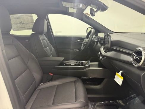 New 2026 Chevrolet Equinox LT image 29