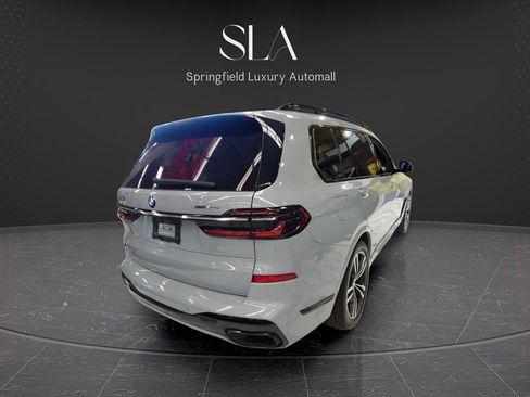 Used 2024 BMW X7 xDrive40i image 19