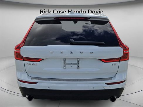 Used 2021 Volvo XC60 T5 Momentum w/ Protection Package Premier image 6