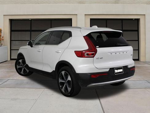 Certified 2025 Volvo XC40 B5 Plus image 2
