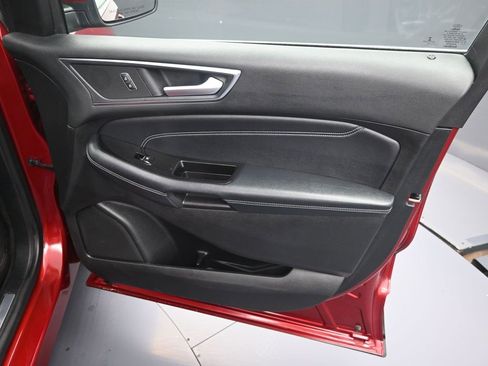 Used 2018 Ford Edge Titanium w/ Equipment Group 301A image 38