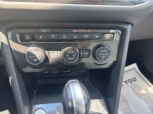 Used 2018 Volkswagen Tiguan SEL AWD/4WD image 17