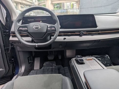 Used 2024 Nissan Ariya AWD image 11