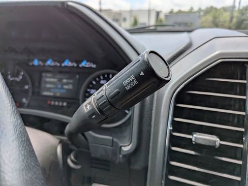 Used 2022 Ford F250 XLT w/ XLT Premium Package AWD/4WD image 12