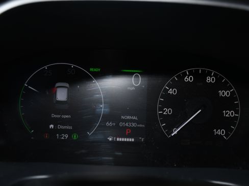 Used 2025 Honda CR-V Sport image 14